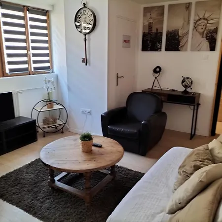 ゲストハウス A Mi Chemin 3*